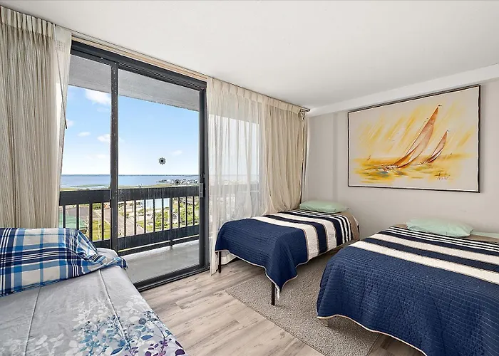 Holiday home Century One-beautiful 2 Bed Oceanfront With Indoor Pool!