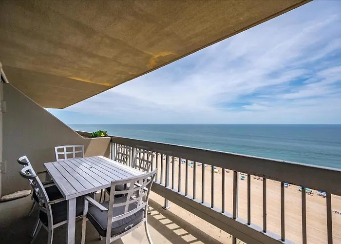 Holiday home Century One-beautiful 2 Bed Oceanfront With Indoor Pool! *